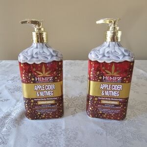 Hempz  Limted Editon  Apple Cider & Nutmeg Body Moisturizer 2 Bottles 500ml Xmas